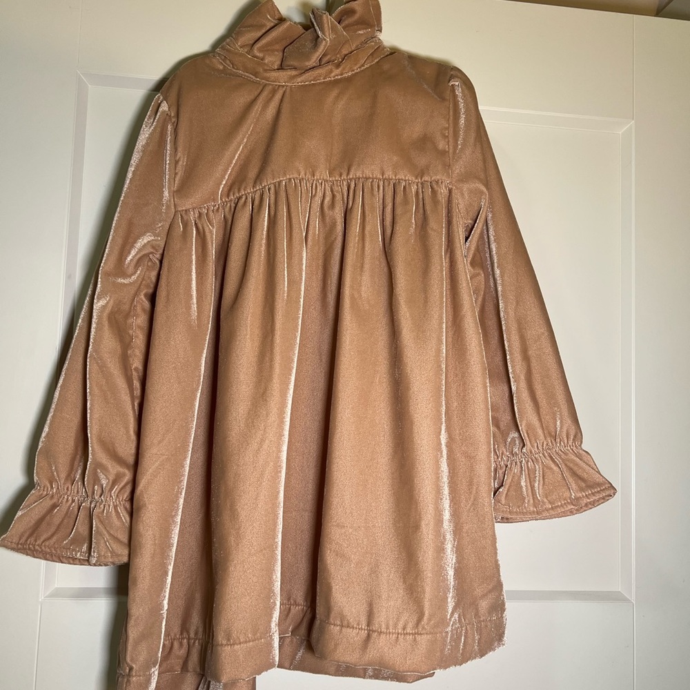 Louis Louise size 4 beautiful girls dress in a blush velvet